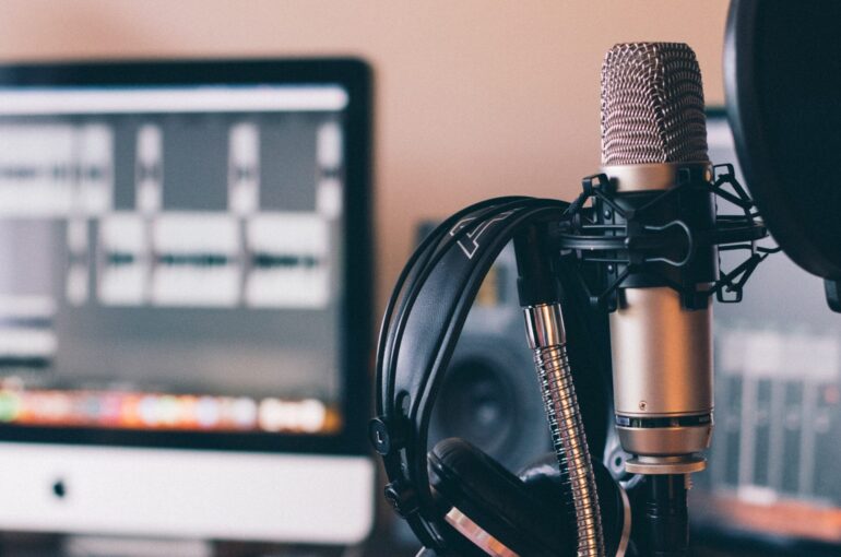 Esplorando il Mondo dei Podcast per la Formazione e la Crescita Personale
